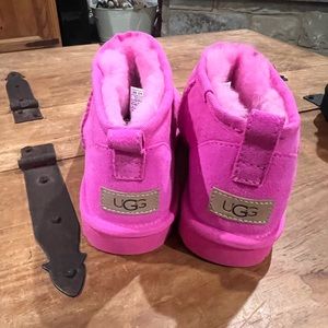 Ugg Ultra Mini- bright pink- size 8!